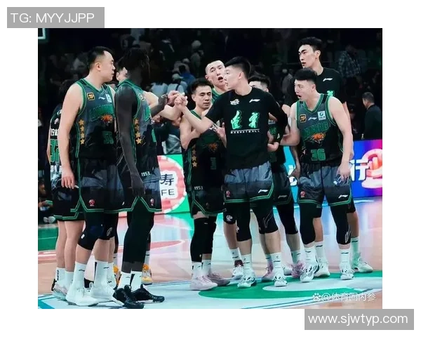 北京队迎战同曦队CBA季后赛激战即将上演球迷期待精彩对决